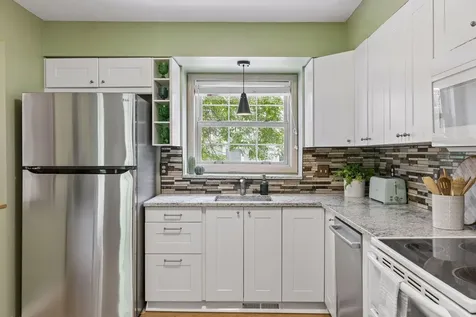 4902 Bayswater Road Minnetonka MN 55345