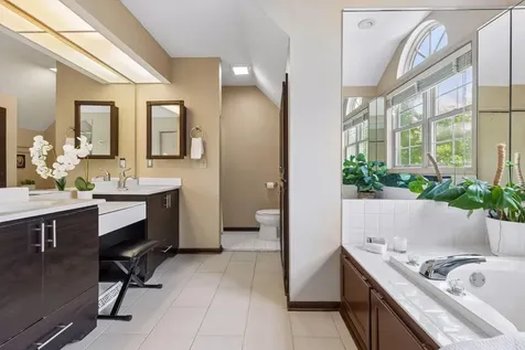 4902 Bayswater Road Minnetonka MN 55345