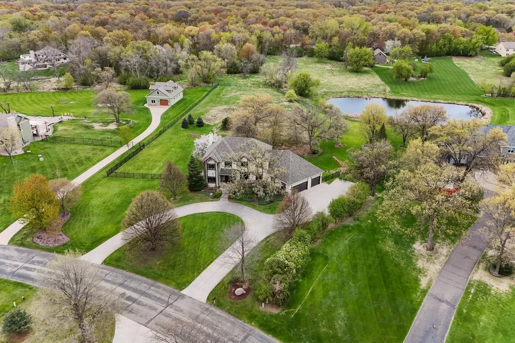 2660 Deer Ridge NE Blaine MN 55449