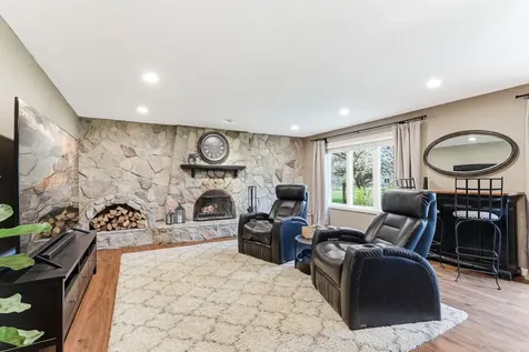 2660 Deer Ridge NE Blaine MN 55449
