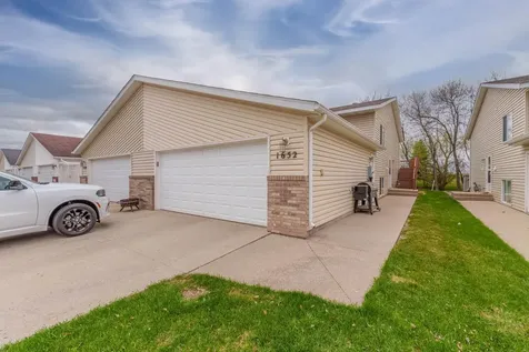 1652 10th Street W West Fargo ND 58078