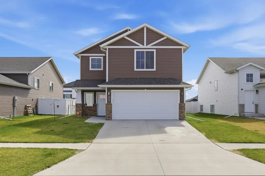 6824 Meadow View Drive S Fargo ND 58104