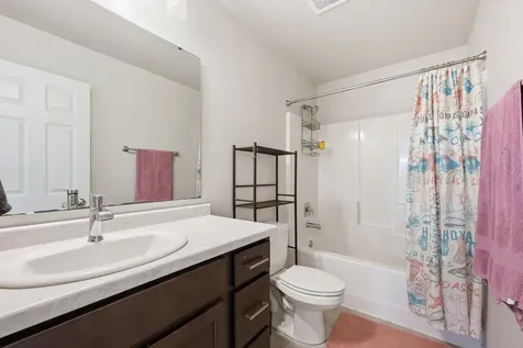 6824 Meadow View Drive S Fargo ND 58104