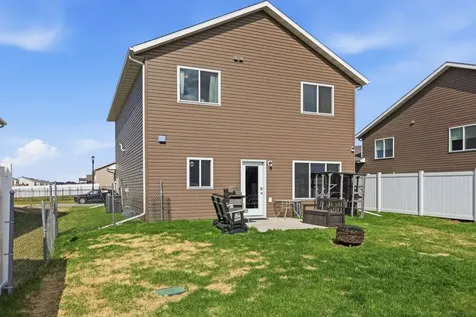 6824 Meadow View Drive S Fargo ND 58104