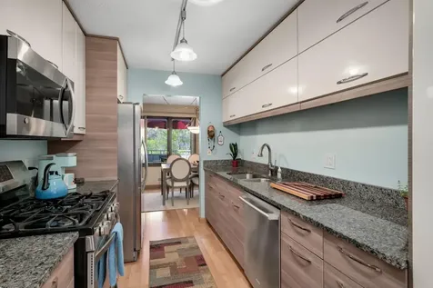 10203 Scarborough Road Bloomington MN 55437