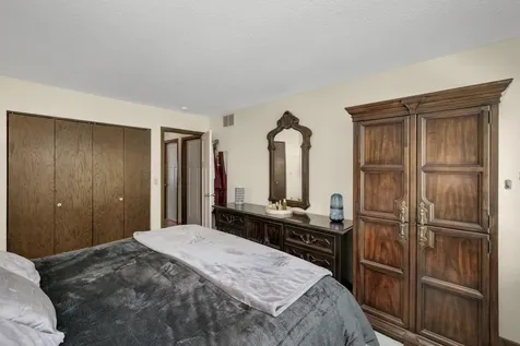 10203 Scarborough Road Bloomington MN 55437