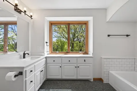 11801 Lockridge Avenue S Hastings MN 55033