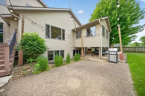 1011 Golfers Ct SE Rochester MN 55904