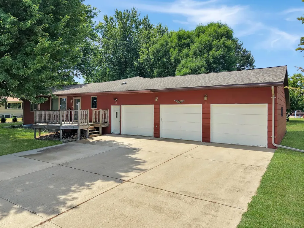 431 Spring Street Tracy MN 56175