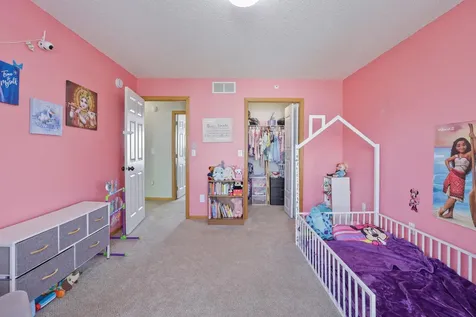 8893 Brunell Way Inver Grove Heights MN 55076