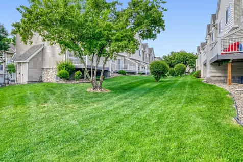 8893 Brunell Way Inver Grove Heights MN 55076