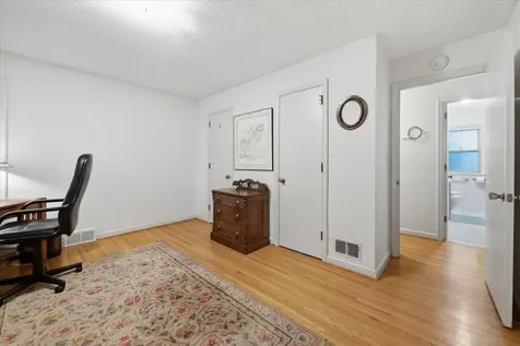 1305 E 52nd Street Minneapolis MN 55417
