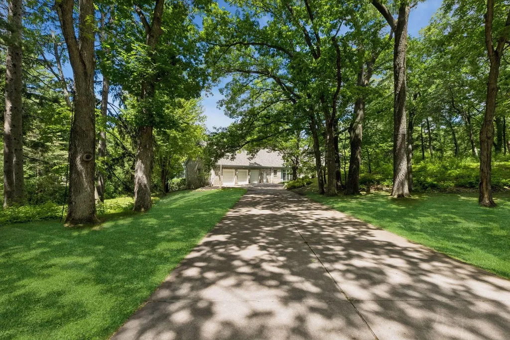 7 Mallard Lane North Oaks MN 55127