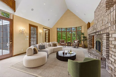 7 Mallard Lane North Oaks MN 55127