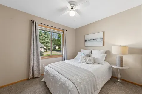 20704 Jaguar Avenue Lakeville MN 55044