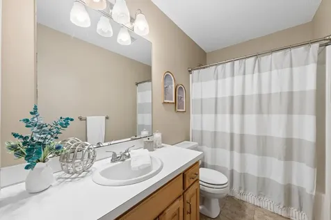 20704 Jaguar Avenue Lakeville MN 55044