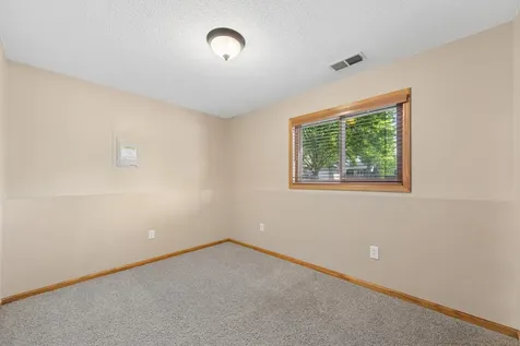 20704 Jaguar Avenue Lakeville MN 55044