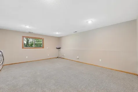 20704 Jaguar Avenue Lakeville MN 55044