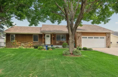 5461 Golfview Avenue N Oakdale MN 55128