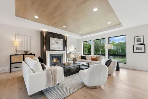 705 Ensconced Way Chaska MN 55318