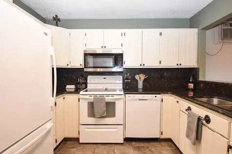 1806 23rd Avenue S Fargo ND 58103
