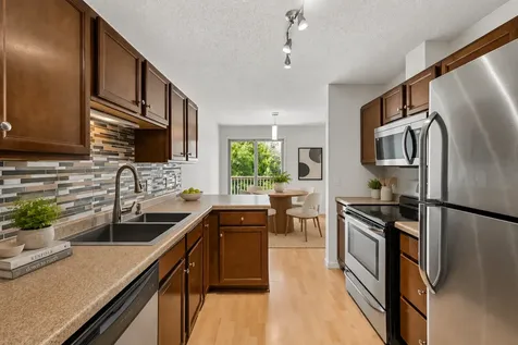 9521 Hartford Circle Eden Prairie MN 55347