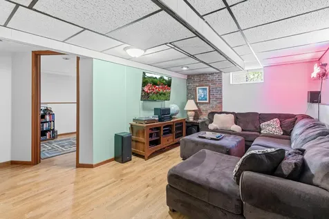 1953 Lakeaires Boulevard White Bear Lake MN 55110