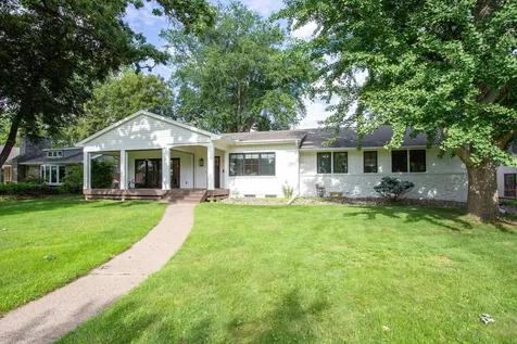 524 Mississippi River Boulevard S Saint Paul MN 55116