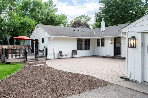 524 Mississippi River Boulevard S Saint Paul MN 55116
