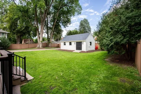 524 Mississippi River Boulevard S Saint Paul MN 55116