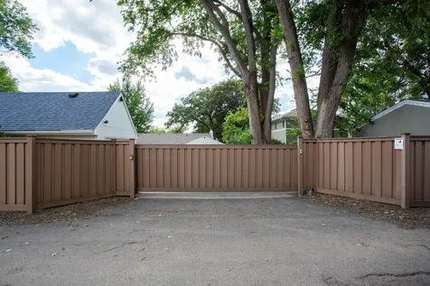 524 Mississippi River Boulevard S Saint Paul MN 55116