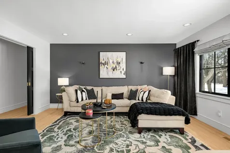 524 Mississippi River Boulevard S Saint Paul MN 55116