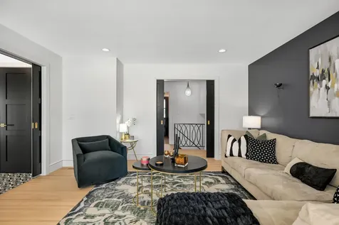 524 Mississippi River Boulevard S Saint Paul MN 55116
