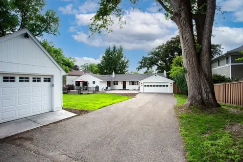 524 Mississippi River Boulevard S Saint Paul MN 55116