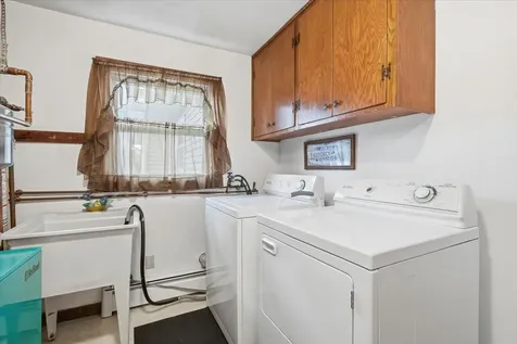 250 Magnor Lake Court Clayton WI 54004