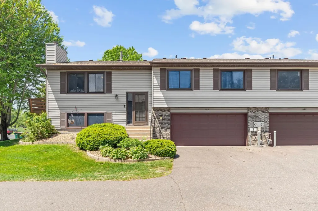 1013 122nd Avenue NE Blaine MN 55434