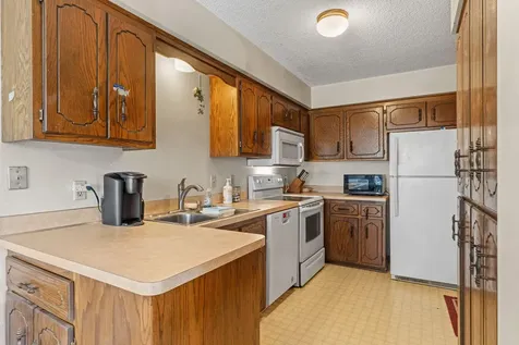 1013 122nd Avenue NE Blaine MN 55434