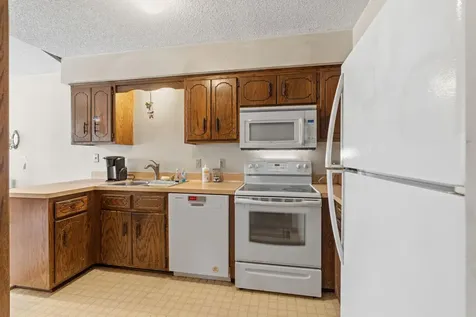 1013 122nd Avenue NE Blaine MN 55434