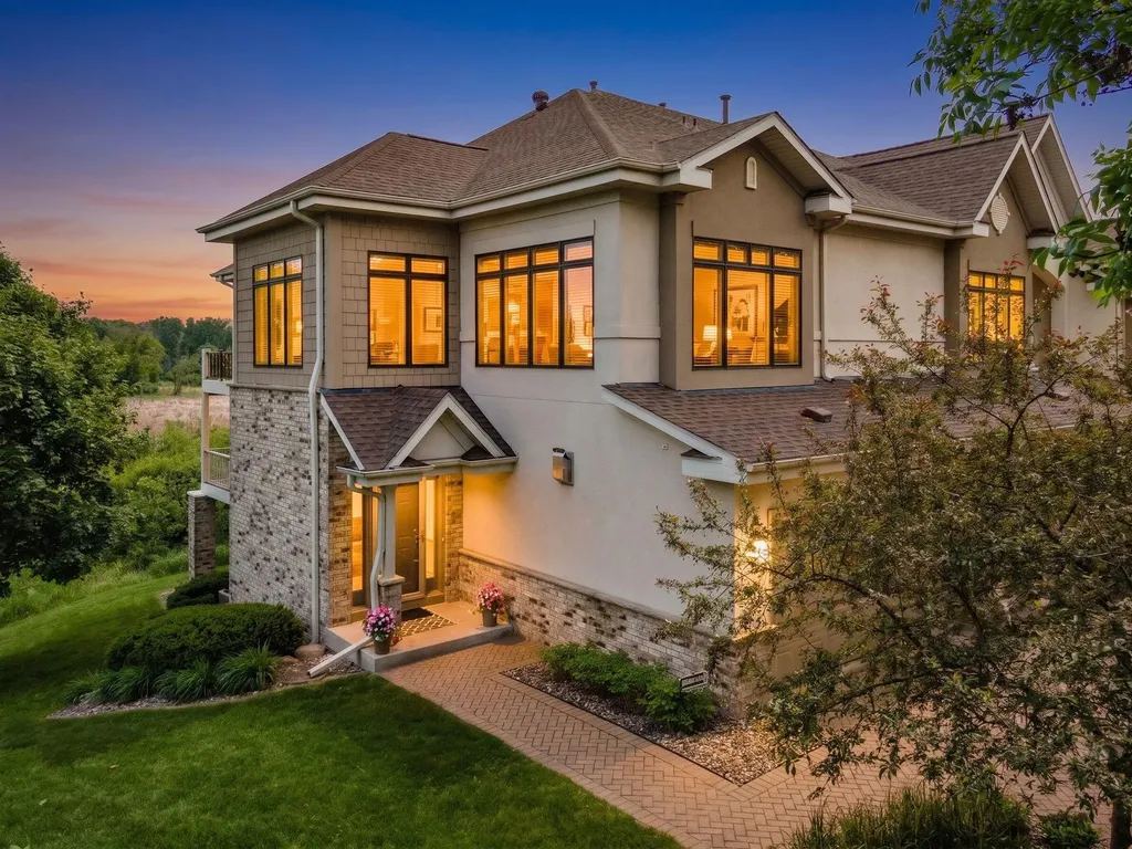 101 Willoughby Way E Minnetonka MN 55305