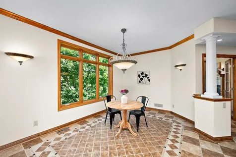 101 Willoughby Way E Minnetonka MN 55305