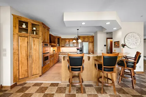 101 Willoughby Way E Minnetonka MN 55305