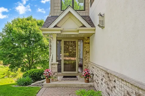 101 Willoughby Way E Minnetonka MN 55305