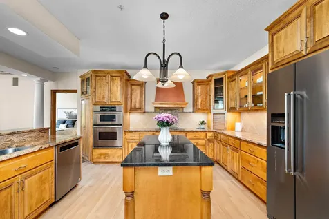101 Willoughby Way E Minnetonka MN 55305