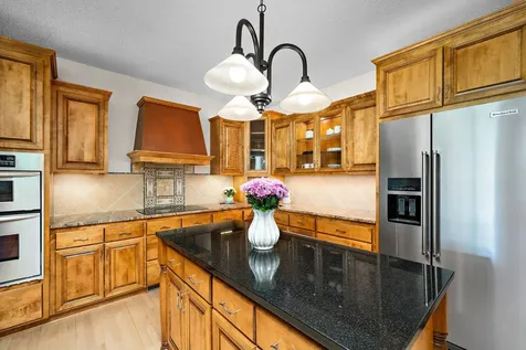 101 Willoughby Way E Minnetonka MN 55305