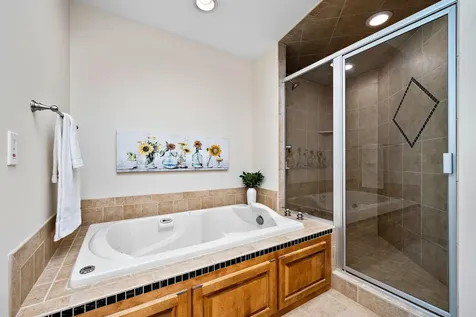 101 Willoughby Way E Minnetonka MN 55305