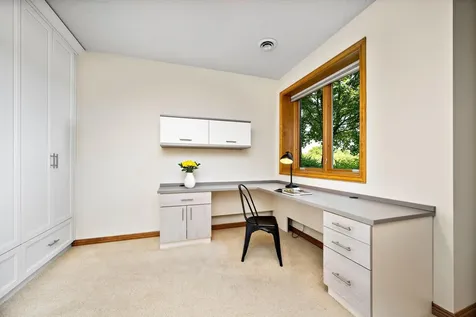 101 Willoughby Way E Minnetonka MN 55305