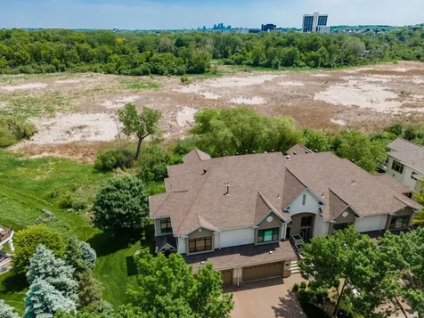 101 Willoughby Way E Minnetonka MN 55305
