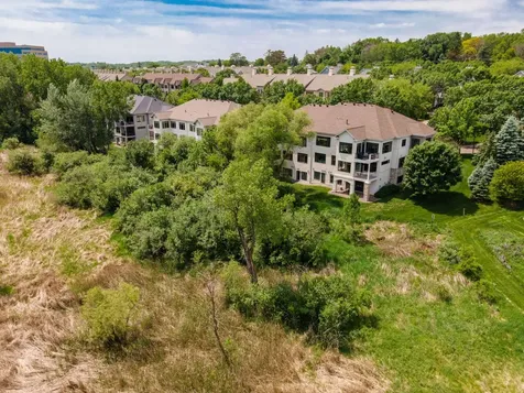101 Willoughby Way E Minnetonka MN 55305