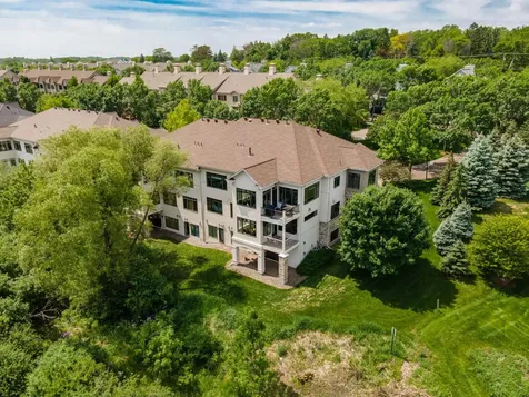 101 Willoughby Way E Minnetonka MN 55305