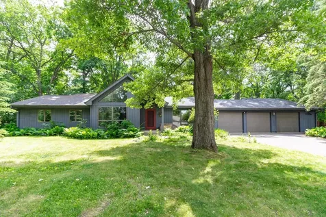 500 Robert Court Mahtomedi MN 55115